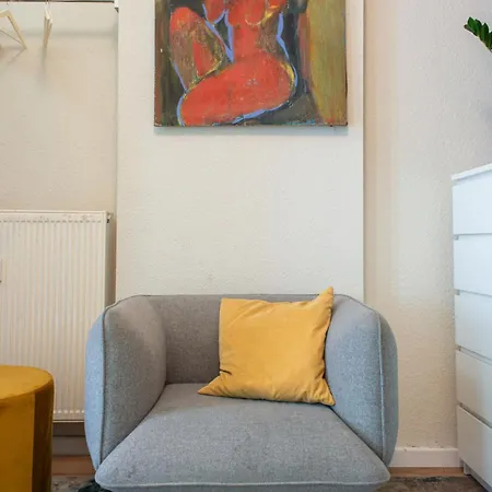 Apartment Chic Boutique *